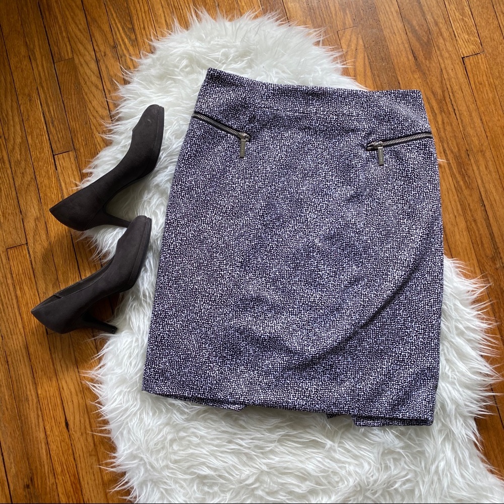 DONATED ✨ SALE ✨Michael Kors || Black & White Pencil Skirt || Ponte Material